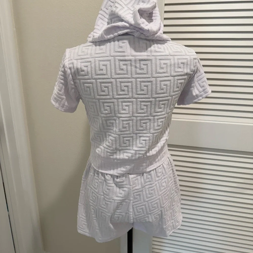 2 piece White Hooded short set with Gold Accents - Picture 5 of 11